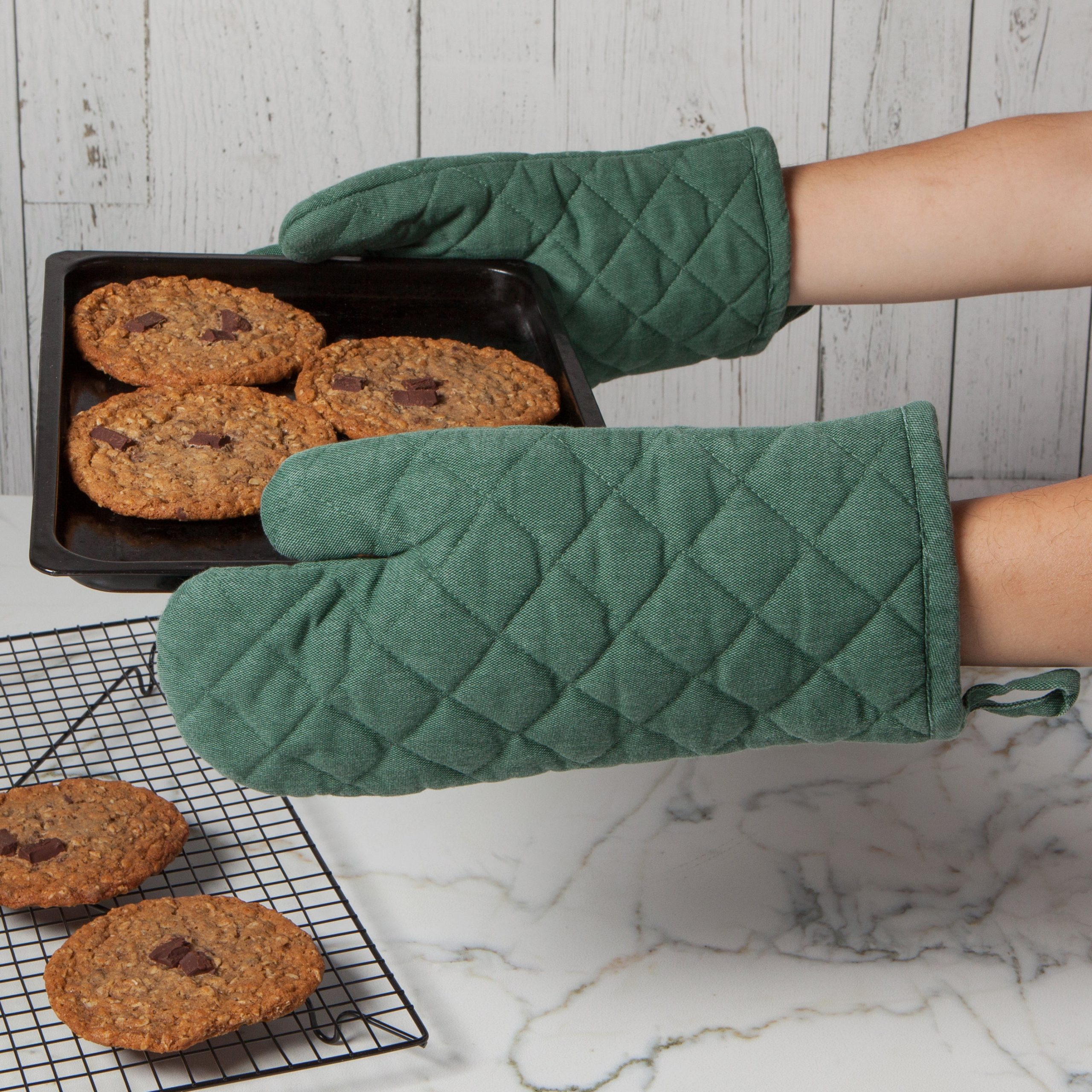  can you wash oven mitts 