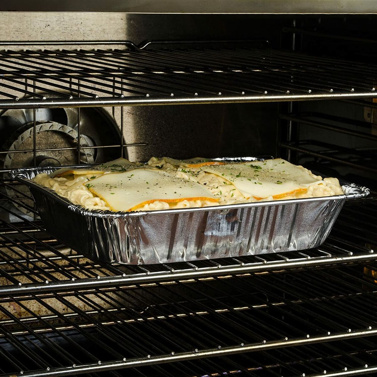 Can you put tin foil in oven