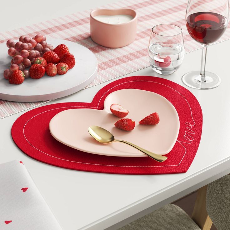 Valentine’s party tableware