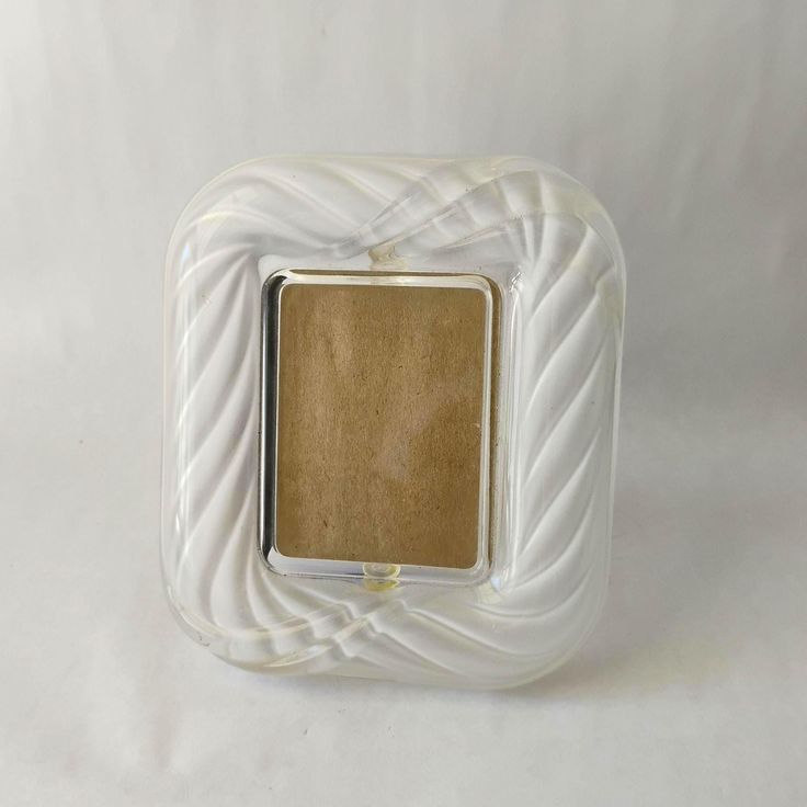 Glass artwork frame