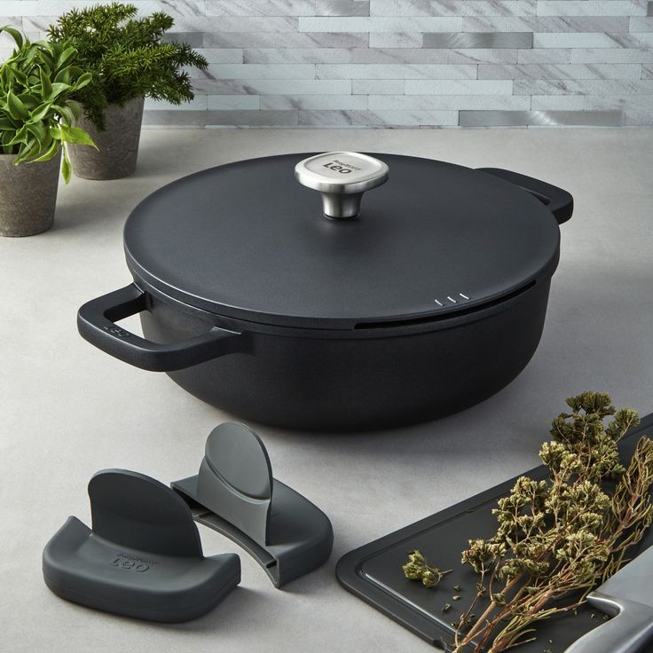 cast iron cookware