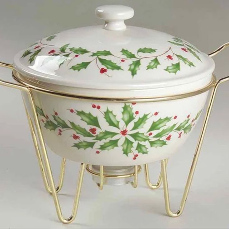 Festive kitchenware