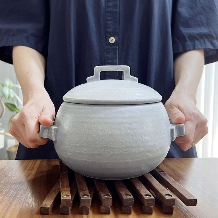 Stoneware pots