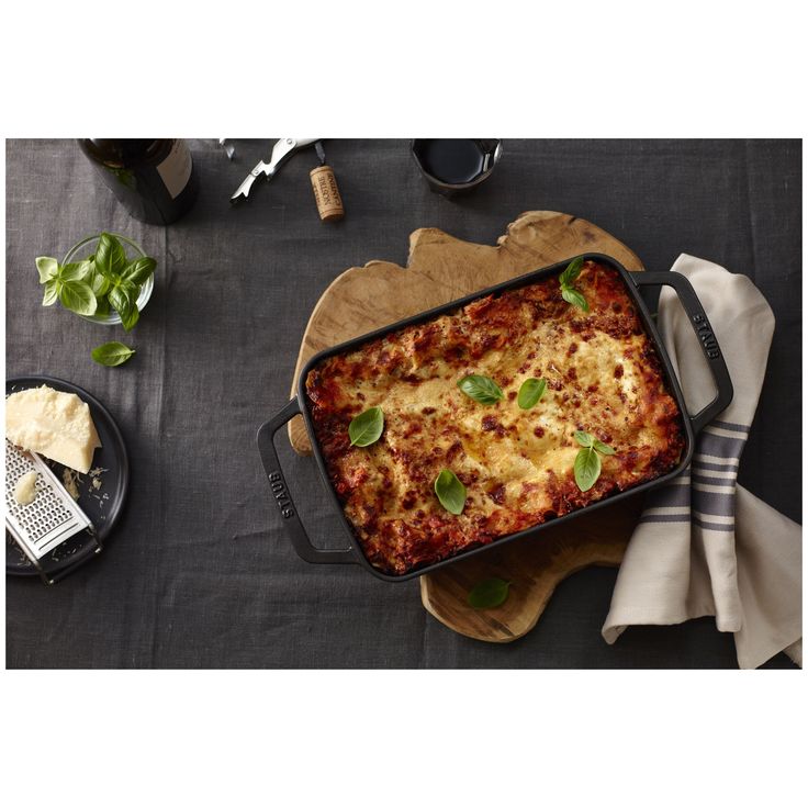 Cast iron kitchenware