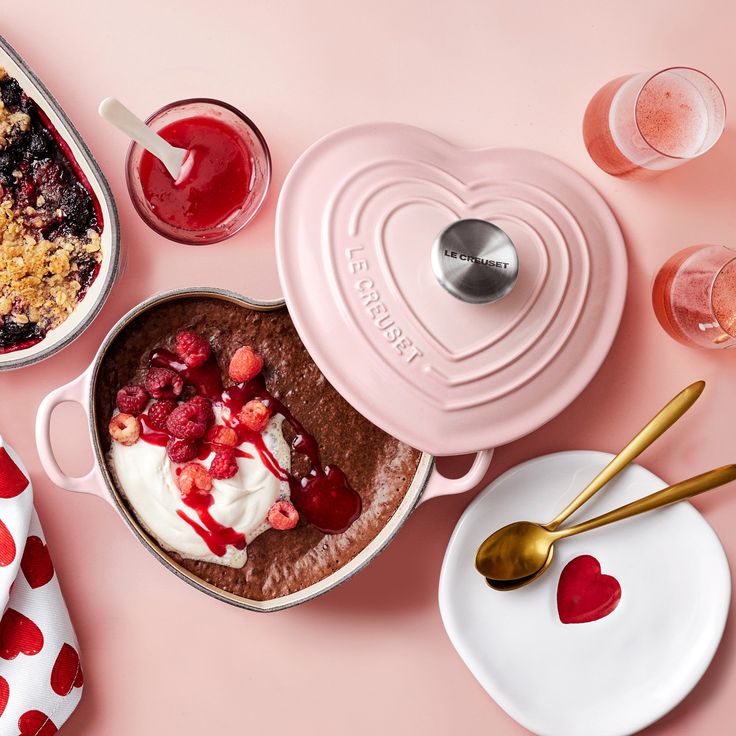 Heart-shaped cooking pans